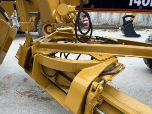 Motoniveladora Caterpillar 140K H G de Segunda Mano, Modelo 2022, Peso 14677 kg, Bomba de Caja de Cambios de Alta Eficiencia, <span class=keywords><strong>Origen</strong></span> América - Product Image 5