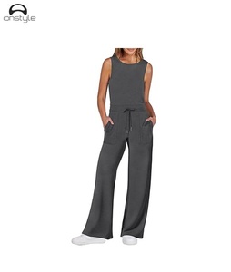 Vente en gros d'ensemble de vêtements de sport amples et décontractés pour l'été, haut court coupe ajustée à manches courtes, t-shirts, pantalons de survêtement courts, ensembles deux pièces pour femmes - Product Image 4