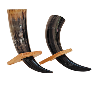 Corne à boire de buffle avec support en bois robuste, style viking traditionnel, finition haut de gamme, grande qualité, pièce de collection décorative - Product Image 2