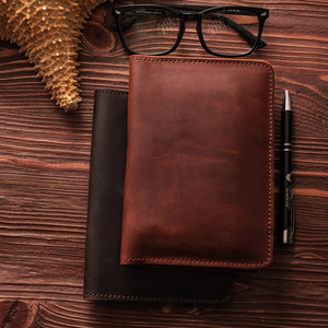 Wholesale Quality PTH-0010 Custom Logo <b>Leather</b> Card Holder Fashionable Long <b>Wallet</b> Open for Family Travel <b>Passport</b> Storage - Product Image 1