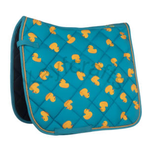 Tapis de selle anatomique à impression amusante avec matelassage en diamant - Product Image 1