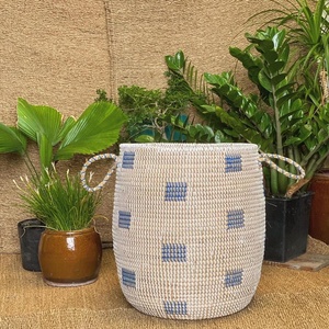 Vigifarm Wholesale Straw <b>Basket</b> Woven Seagrass Natural Handicraft Storage Plant <b>Basket</b> <b>With</b> <b>Handles</b> - Product Image 6