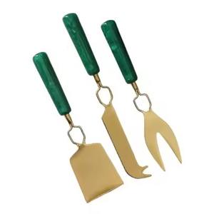 Juego de Utensilios para Queso de Acero Inoxidable, Cortador, Espátulas, Tenedor, Mango de Resina Verde con Hoja Dorada - Product Image 1