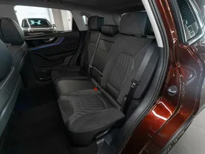 HONGGI HX5 I Turbo Automático 2023, SUV con Tapicería de Cuero, R18, Portaequipajes de Aluminio, Volante a la Izquierda, Cámara Trasera, Techo Panorámico - Product Image 5