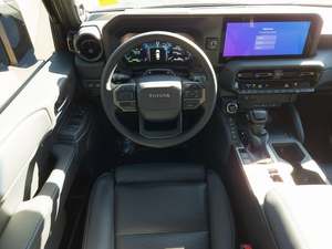 2025 AUTOMATIQUE T-O-Y-O-T-T-A L-A-N-D C-U-I-S-E-R SUV 4x4 - Product Image 2