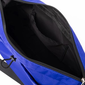 Riñonera impermeable de nailon azul de moda con logotipo personalizado para viajes y compras - Product Image 4