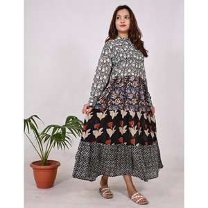 Vestido Maxi hecho a mano para mujer Boho Floral Algodón Patchwork Hasta el suelo Ropa de verano para fiestas Estampados vibrantes - Product Image 2