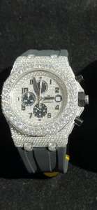 Montre-bracelet pour homme entièrement sertie de diamants en moissanite VVS, cadran blanc semi-givré, fabriquée à la main - Product Image 2