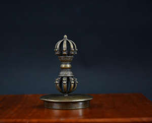 Pilons magiques tibétains tantriques artisanaux en laiton antique sur mesure – Pilon Vajra en laiton - Product Image 3