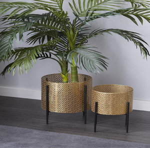 Jardinières géométriques en métal doré, pots décoratifs, supports modernes, design unique, disponibles au prix de gros. - Product Image 1