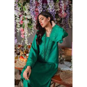 Robe en satin vert printemps - Product Image 6