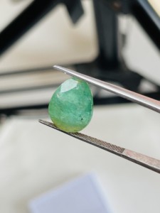 Esmeralda Natural de Zambia, Corte Pera, 5.44 Quilates, Piedra Preciosa de Buena Calidad, Lustre, Color Verde Bonito, Pulido Perfecto para Cualquier Joyería - Product Image 4