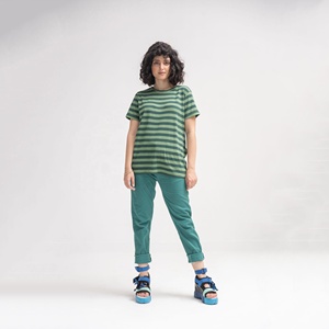 Camiseta de Manga Larga con Cuello Redondo para Mujer, 100% Algodón Peinado Airlume Hilado en Anillo, 32 Hilos, 4.2 oz, Color Mostaza, Corte Ajustado Informal - Product Image 5