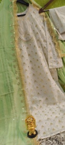 Ensemble Palazzo Semi-Couture Prêt-à-Porter en Soie Pakistanaise avec Broderie Georgette, Robe Salwar Kameez pour Mariages et Cérémonies - Product Image 4