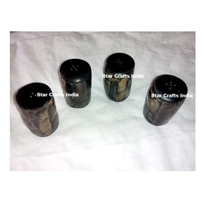 Salières et poivrières en corne de haute qualité, corne naturelle, insert en carton, couvercle en papier, outils pour herbes et épices en provenance d'Inde - Product Image 5