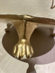 Bol décoratif en verre élégant avec support en métal, parfait pour la présentation de fruits sur la table, le comptoir de cuisine ou le service de chocolat, en provenance d'Inde - Product Image 6