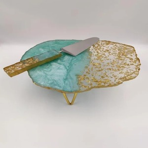 Moderno Soporte para Tartas de Resina Epoxi con Base Metálica Resistente, Exhibición Hecha a Mano para Fiestas, Entretenimiento en el Hogar y Decoración de la Sala de Estar - Product Image 5