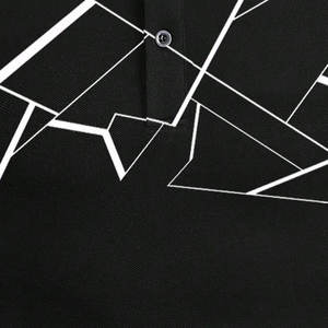 Polo géométrique pour homme sur mesure OEM |   T-shirt d'entraînement sublimé noir et blanc à coupe angulaire, confection sur mesure, usine de vêtements Sialkot - Product Image 6