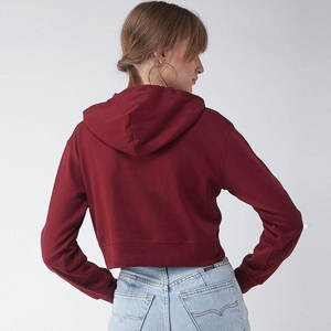 Haut à capuche court pour femme, couleur personnalisée, vente en ligne, streetwear, couleur unie, marque pure, haut à capuche court pour femme avec logo en chenille - Product Image 6