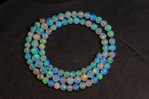 Impresionante Esfera de Ópalo Etíope Cabujón de 4mm a 6mm, Gemas de Ópalo Pulido Liso, Hilo de Ópalo de 16 Pulgadas a Precio de Mayoreo - Product Image 3