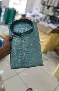 Vêtements de fête culturels et de mariage indiens Kurta brodé de luxe Tenue kurta indienne classique pour hommes Tenue de fête et de mariage - Product Image 3