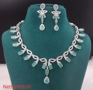 Ensemble de colliers de diamants américains de créateur Look gracieux pour les réceptions de mariage et toutes les occasions spéciales - Product Image 6