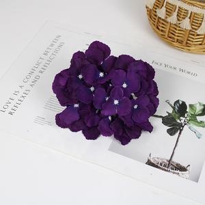 Tête de fleur d'hortensia artificielle adaptée au bricolage Guide mural de fleur de mariage Décoration Simulation de fleur en soie - Product Image 2