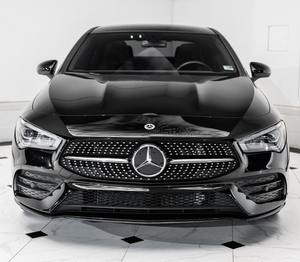 Meilleure vente 2023 : Mercedes-Benz CLA 250, coupé quatre portes au style affirmé et maniabilité agile - Product Image 1