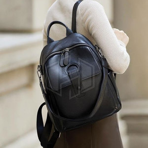 Sac à dos en cuir véritable souple avec forme et style classiques Sac à dos en cuir léger avec ceintures d'épaule réglables - Product Image 2