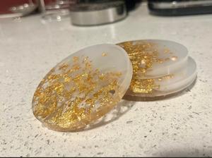 Fabricante en India ofrece elegantes posavasos de resina dorada al mejor precio para alfombrillas y almohadillas - Product Image 5