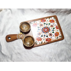 Plateau en bois d'acacia fabriqué à la main avec bol de service Chip & Dip au tarif des grossistes Plateaux de service élégants - Product Image 2