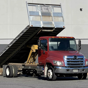 Camion à benne basculante à plateau plat de 24 pieds (2016, 268) avec 260 CV, boîte de vitesses automatique, durable et idéal pour le transport commercial - Product Image 1