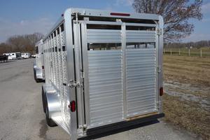 Semi-remorque en acier robuste pour le transport de bétail, de moutons et de porcs, équipement agricole de qualité supérieure - Product Image 2