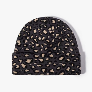 Gorro de Invierno Personalizado Unisex con Estampado de Letras, Jacquard, Forro de Satén, Sin Puños, Estilo Y2K, con Logo, para Viaje - Product Image 5
