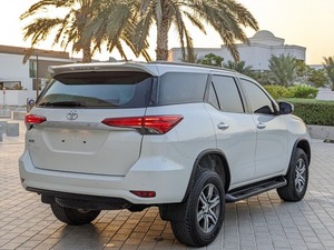 Toyota Fortuner d'occasion, conduite à gauche, conduite à droite, diesel, pick-up, double cabine, très propre, Toyota Fortuner à vendre - Product Image 3