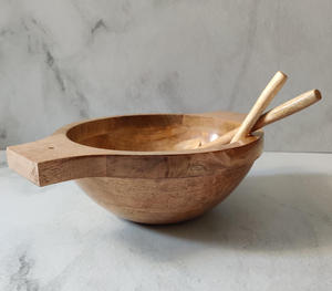 Bol en bois de manguier sculpté à la main avec côtés étendus Plats et assiettes sûrs et durables - Product Image 3