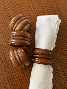 Anneaux de serviette en bois naturel faits à la main en forme de porte-serviette décoratif en bois d'acacia pour mariages dîners usage quotidien stocké - Product Image 3