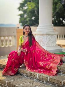 Elegant DOLA SILK <b>SAREE</b> with ZARI WEAVING PALLU in <b>GOLDEN</b> COLOUR for PARTY - Product Image 3