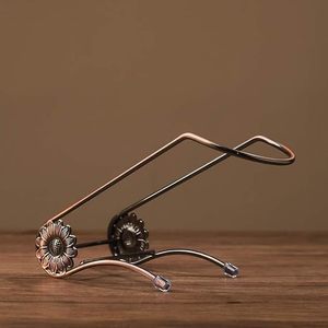 ที่ใส่ขวดไวน์แบบคลาสสิกที่มีโทนสีบรอนซ์และฐานแข็งแรงเหมาะสำหรับทุกโอกาสบาร์ห้องครัวและบ้านแบบชนบท - Product Image 4