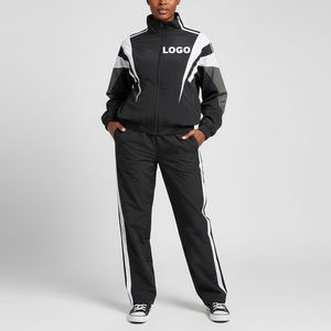 Chándal personalizado de nailon rojo para mujer, conjunto de 2 piezas, cortavientos de manga larga, chándales con ribete reflectante, chándal estampado de talla grande - Product Image 4