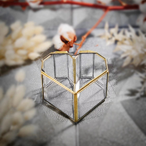 กล่องใส่แหวนแก้วดีไซน์รูปหัวใจสุดวิเศษอุปกรณ์จัดระเบียบทำจากโลหะแก้วกรอบขัดเงาสีทองสำหรับงานแต่งงานงานหมั้น - Product Image 1