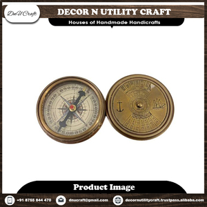 Embrassez la tradition avec notre boussole nautique vintage en laiton plaqué or, ornement rond personnalisé antique pour offrir en cadeau - Product Image 5