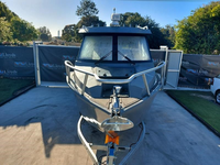 UBI 87 Bateau personnalisé de 8,25 m pour 7 passagers, moteur hors-bord essence, cabine en aluminium, catégorie Cuddy, pour la pêche, les activités fluviales et le divertissement