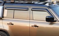 Protector de Lluvia Acrílico para Ventanas de Land Rover Defender 2020+ 110 4 Puertas (4 Piezas en Total) Transparente Negro, Fácil Instalación