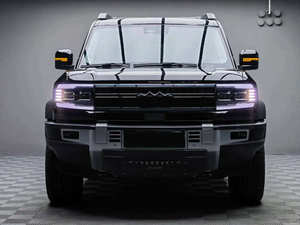 SUV Híbrido Usado 2025, 4x4, Transmisión Automática Turbo, Motor de Gasolina/Eléctrico, Diseño Espacioso de 4 Asientos, Tapicería de Cuero, Impecable - Product Image 6