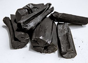 ถ่านไม้จันทน์ขาวบินโชตันคุณภาพพรีเมียม ผลิตด้วยมือในเวียดนาม สำหรับย่างบาร์บีคิว ให้ความร้อน และใช้กับบารากุ - Product Image 2