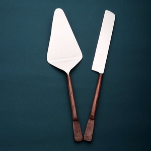 Ensemble de service de fromage à gâteau en métal de qualité supérieure avec un design élégant pour les fonctions de mariage et les réunions de famille festives - Product Image 2