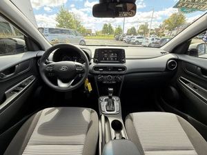 SUV Crossover KON SE 2021, Color Blanco Lunar, Tracción en las Cuatro Ruedas, Seminuevo - Product Image 2