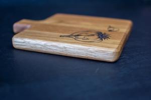 Tabla de Cortar Moderna de Madera con Diseño de Ajo, Tabla Artesanal Perfecta para la Mesa de la Cocina y para Decorar Alimentos, de la India - Product Image 5
