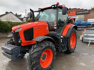 Kubota M6-122 Tractor 4x4 4-wheel Drive Tractor - Product Image 2